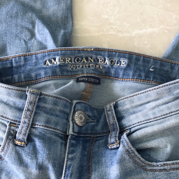 American Eagle stretch light wash ripped jeans - Picture 3 of 3